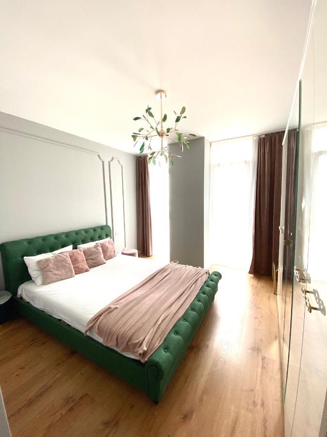 Velvet Apartment