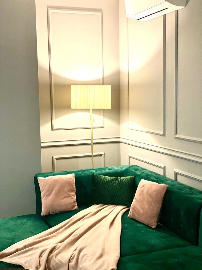 Apartment Velvet *